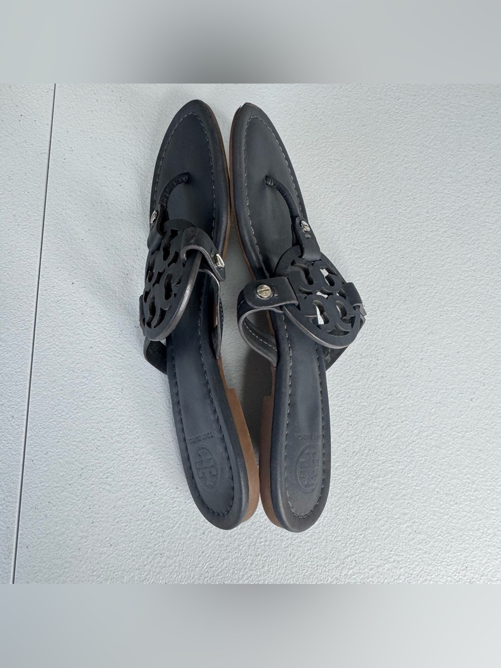 Tory Burch Miller Thong Sandal Gray Size 8 ½ - Picture 5 of 9